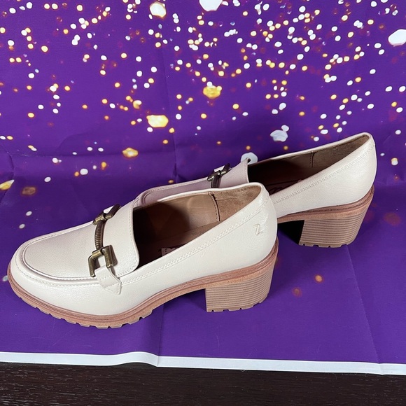 Zodiac Cream Loafers with Gold Buckle - Picture 2 of 4